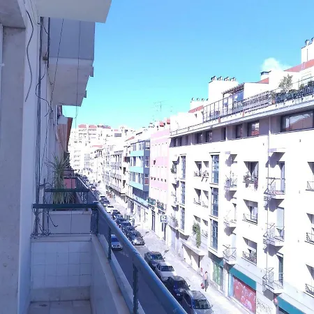 Charming Family Apartment Lisbon